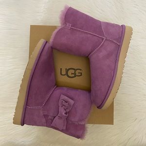 NIB-Women’s UGG Plumeria Purple Daelynn Boots 8